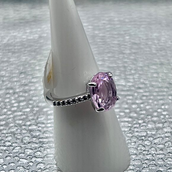 Ring Bomb Party Ring size 7, NWOT - Picture 6 of 6